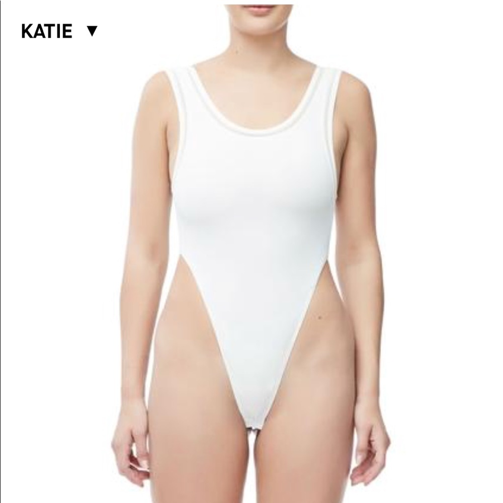 Good American white bodysuit